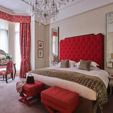 The Apartments By The Sloane Club